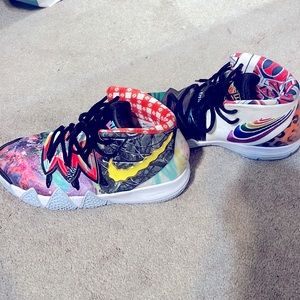 Nike Youth size 7 pineapple collector series. EUC